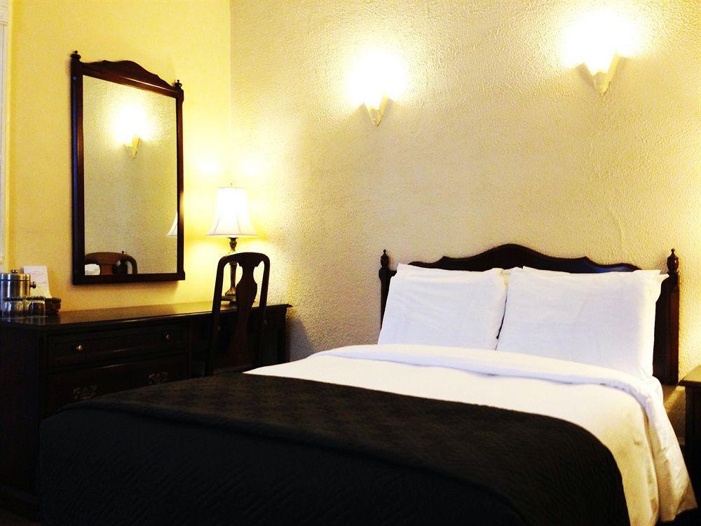 Ambrose House & Cafe - Self Check-in Hotel 3*